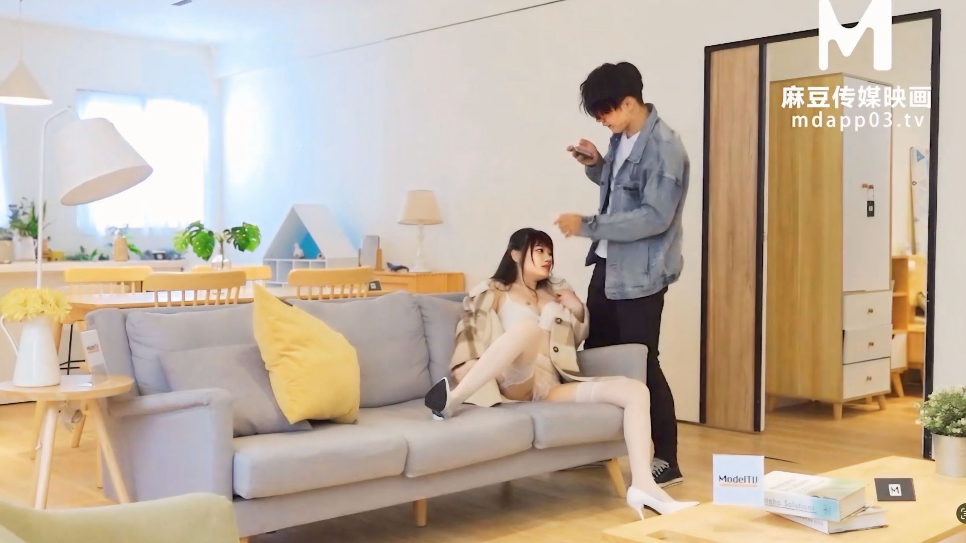 ⁣Sex in furniture store